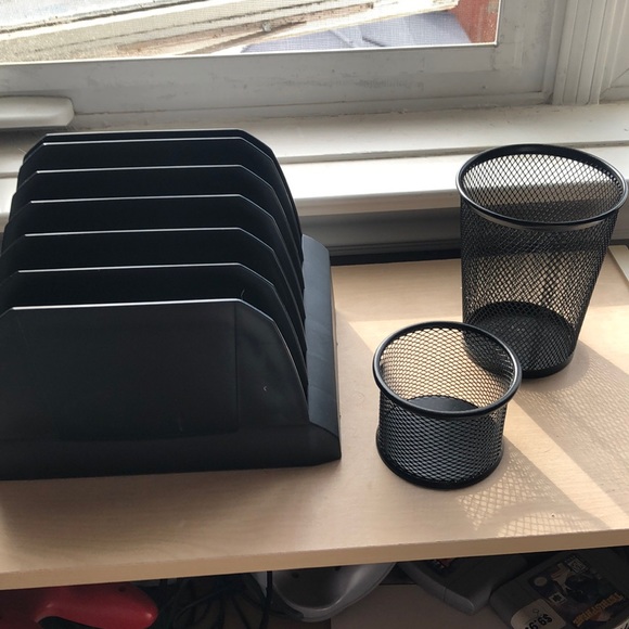 4 piece desk accessories - Picture 2 of 7